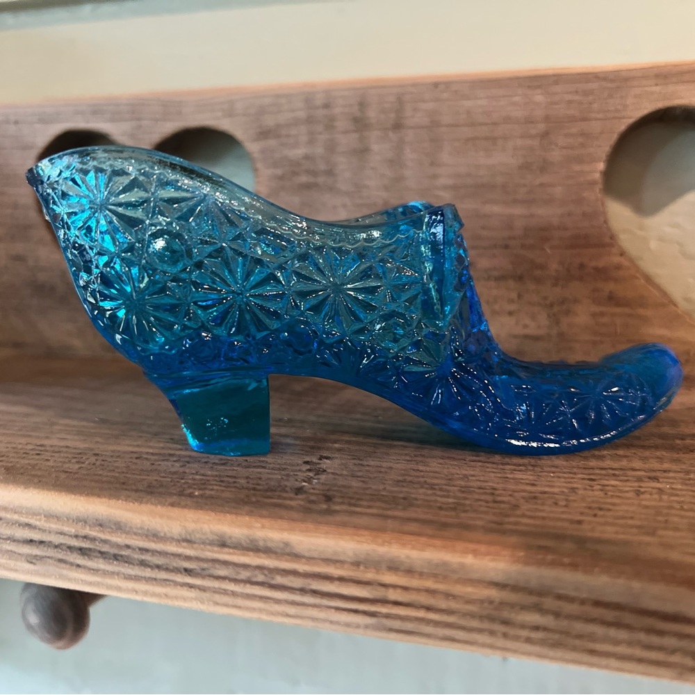 Vintage 70s Fenton Blue Daisy Shoe Figurine